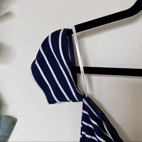 Forever 21 Slit Sleeves Tube Top - Picture 6 of 7